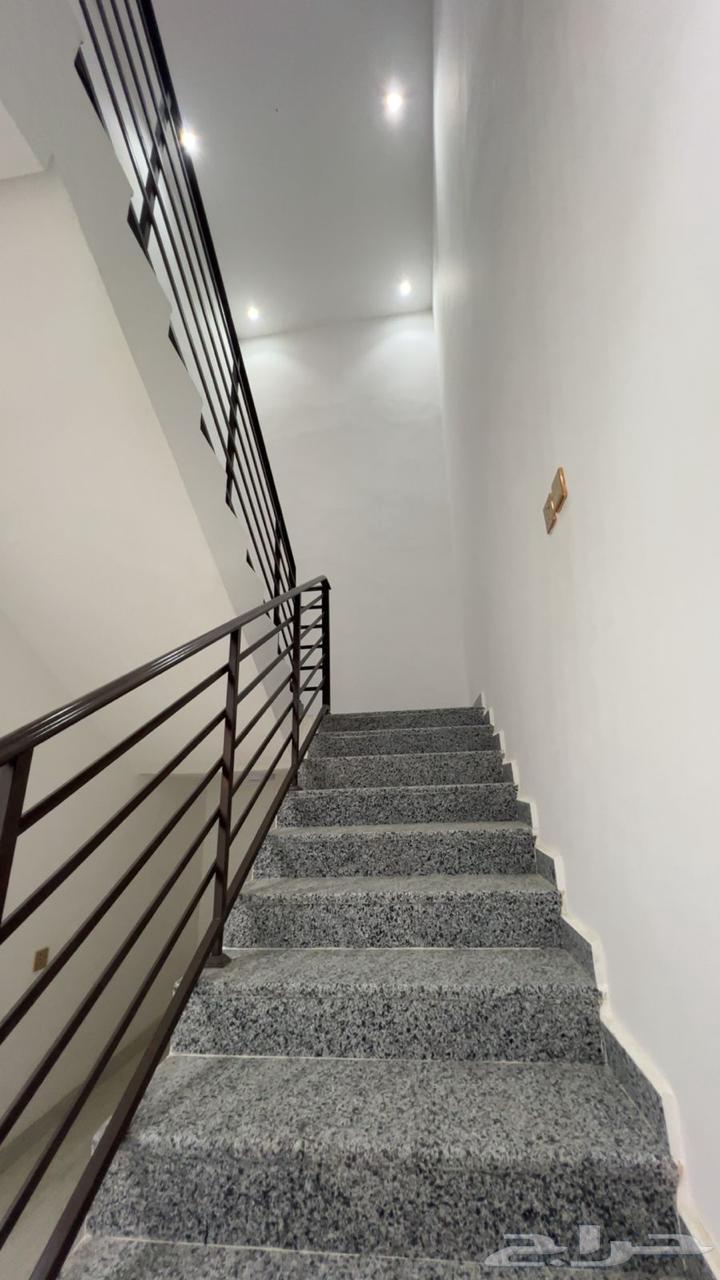 5 bedroom apartment in Tuwaiq 9