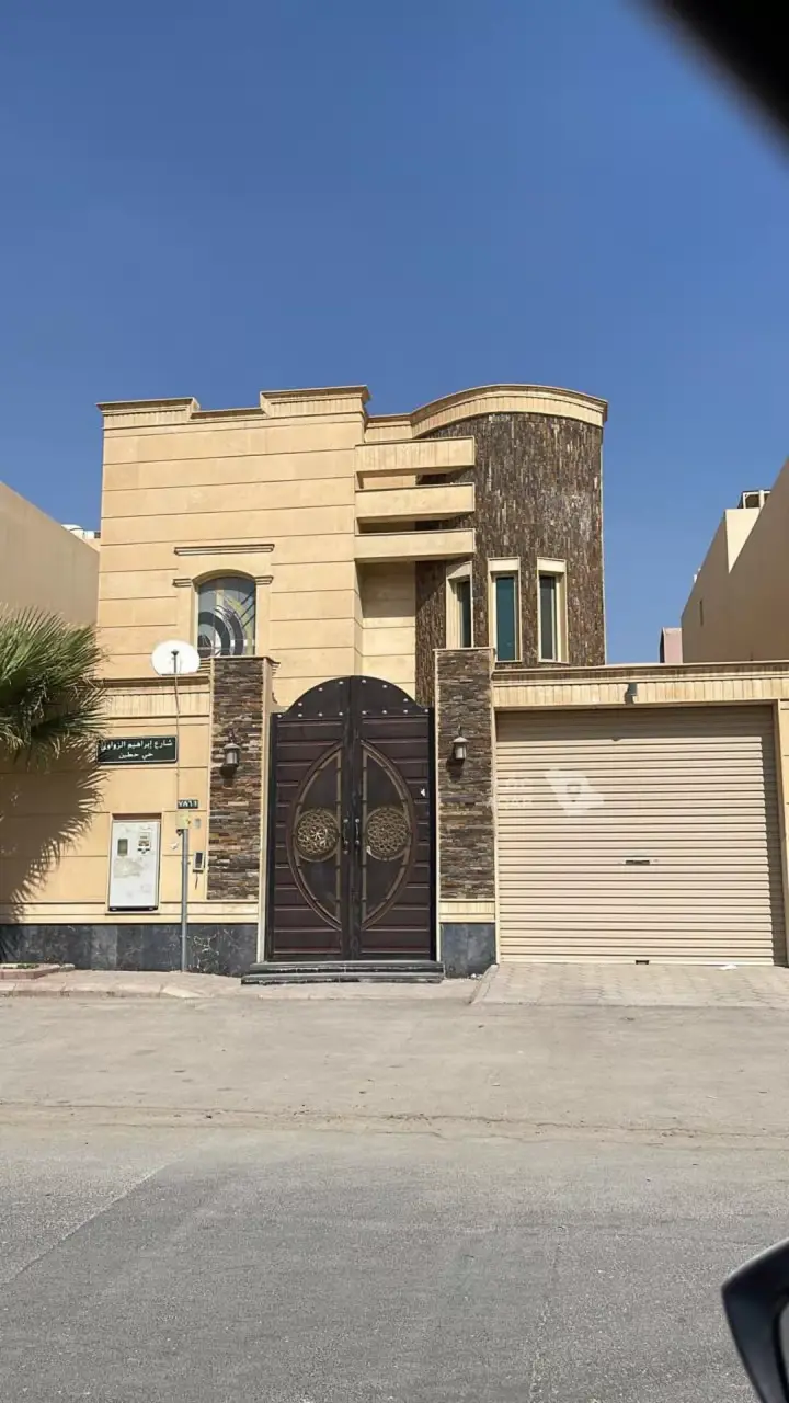 5 bedroom villa in Hittin, Riyadh 2