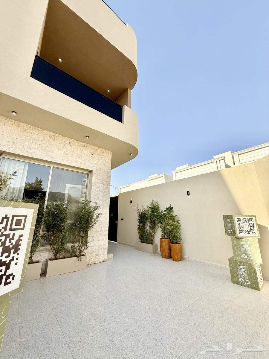 3 bedroom apartment in Al Khaleej 6
