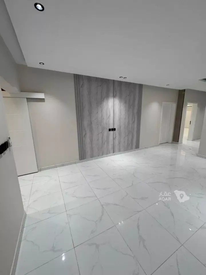 5 bedroom apartment in As Suways, Jazan 11