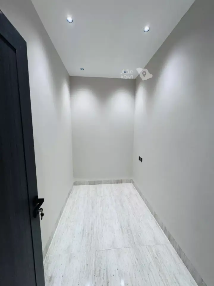 5 bedroom apartment in As Suways, Jazan 12