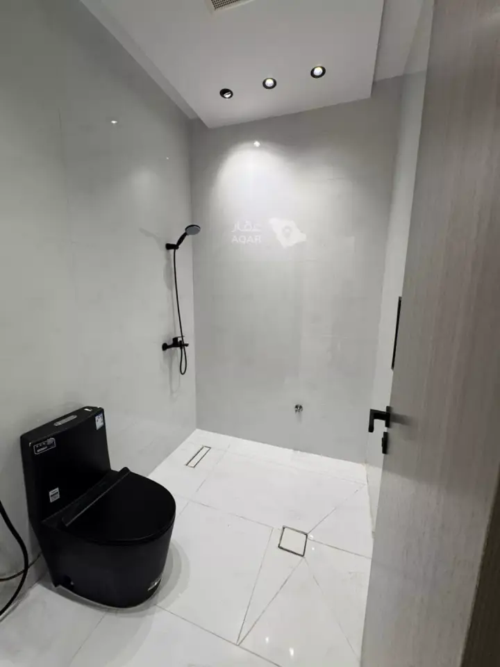 5 bedroom apartment in As Suways, Jazan 5