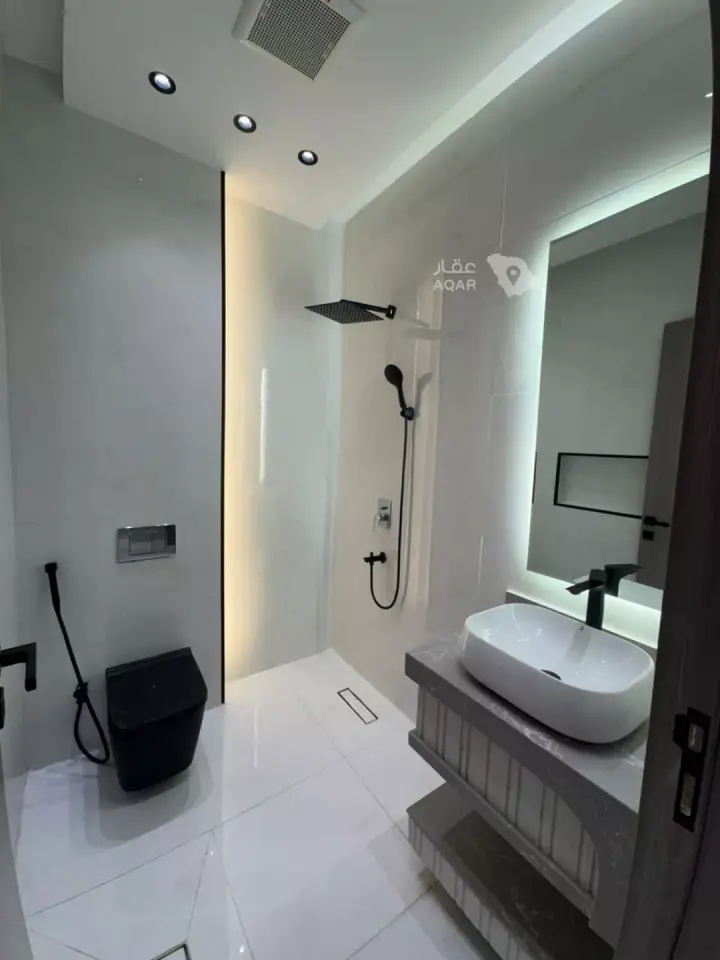 5 bedroom apartment in As Suways, Jazan 9