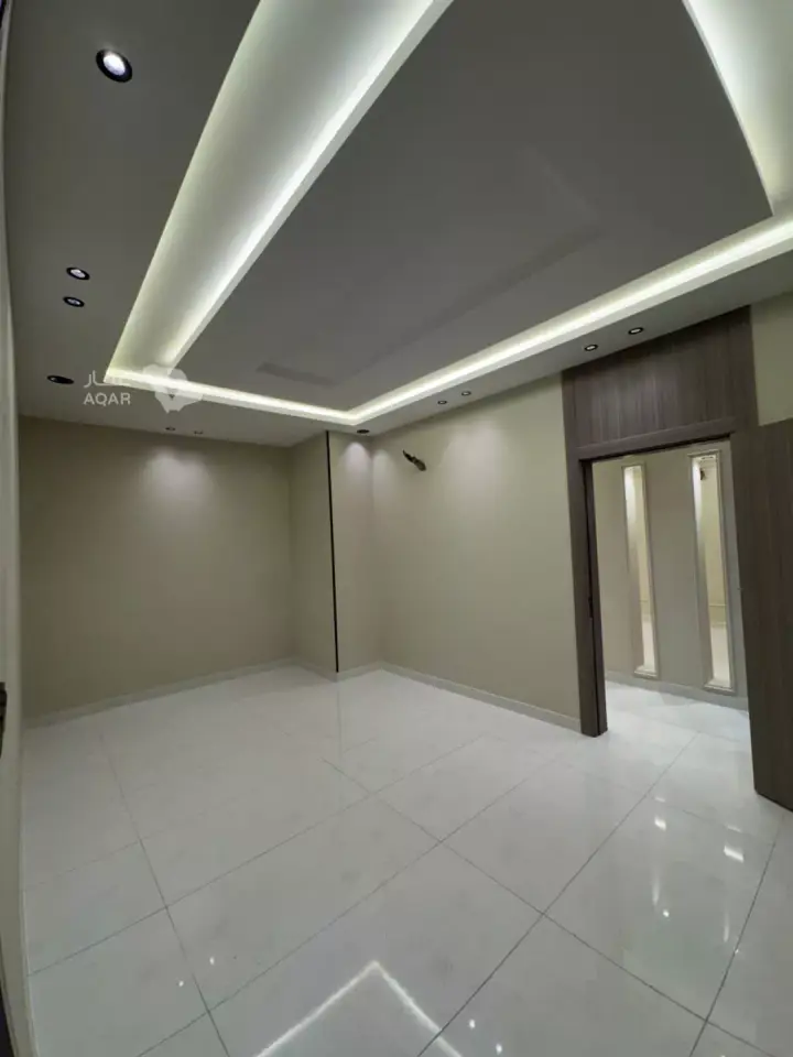 5 bedroom apartment in As Suways, Jazan 8