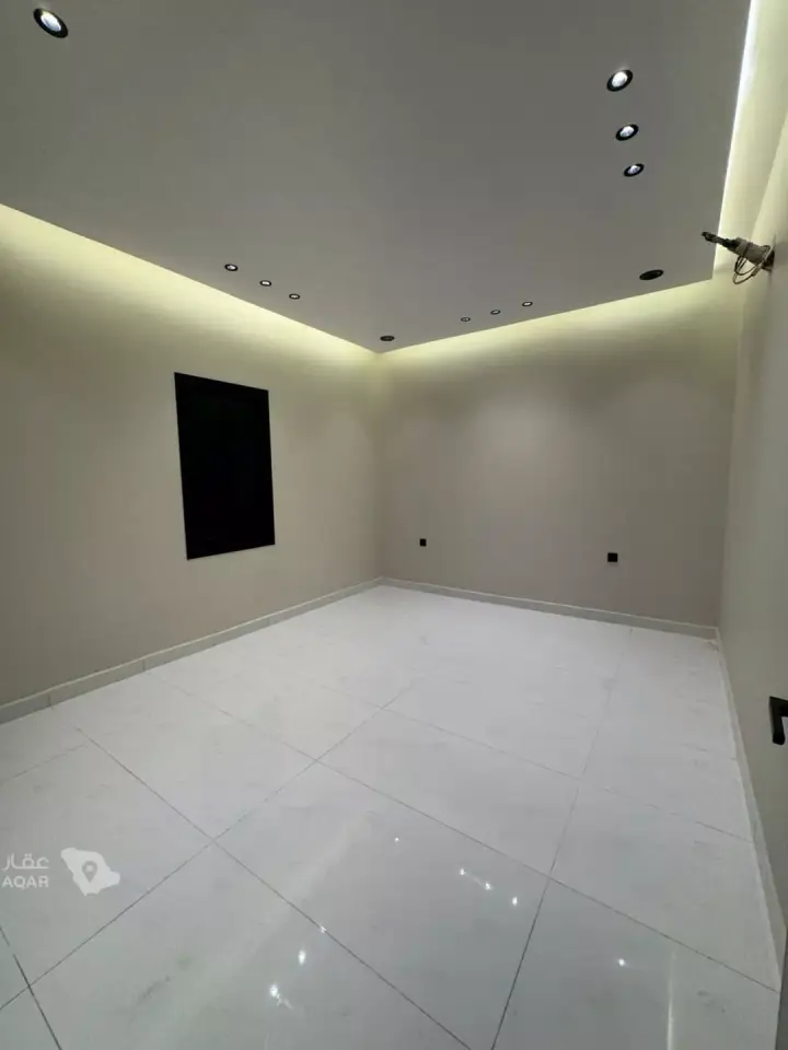 5 bedroom apartment in As Suways, Jazan 11