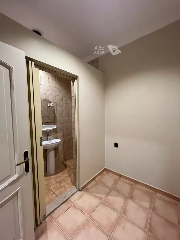 5 bedroom apartment in Bani Malik, Jeddah 12