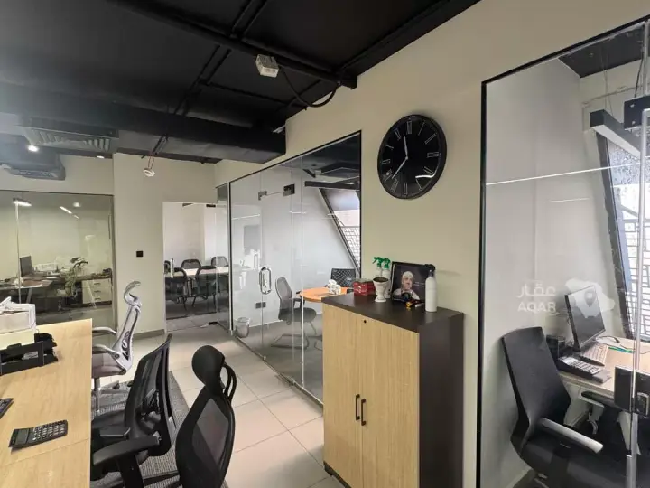 4 bedroom office in Al Aziziyah, Jeddah 10