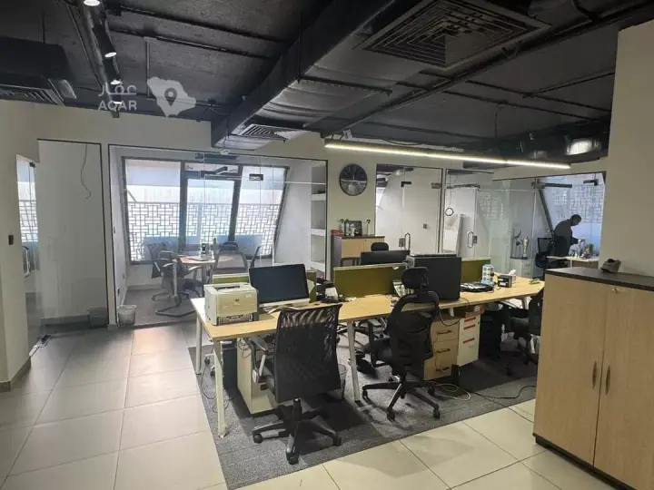 4 bedroom office in Al Aziziyah, Jeddah 5