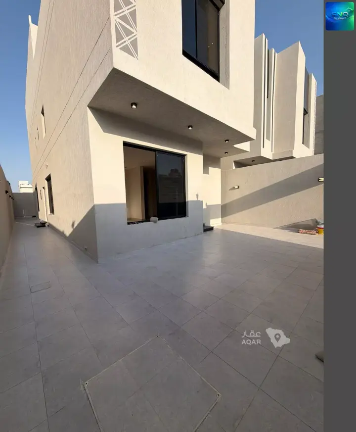 4 bedroom villa in Dahiat King Fahd, Eastern Province 8