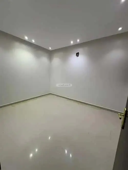 5 bedroom apartment in Al Nadwah, Riyadh 8