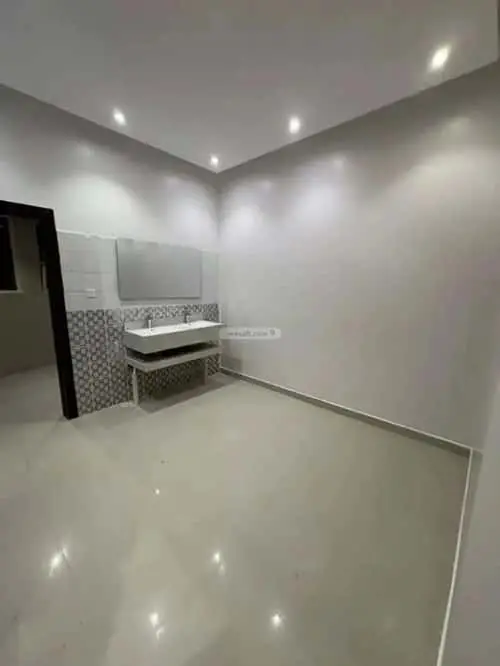 5 bedroom apartment in Al Nadwah, Riyadh 12