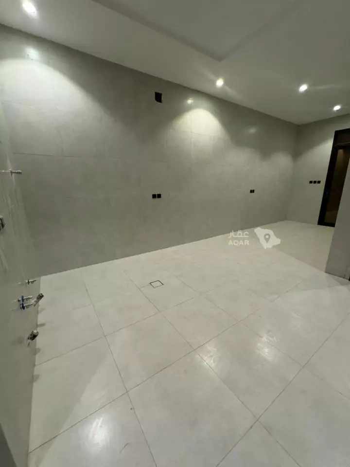 4 bedroom villa in Al Aridh, Riyadh 14