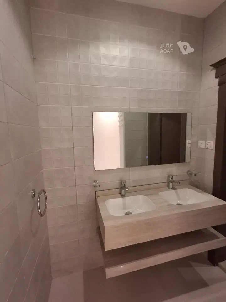 3 bedroom villa in Abhur North, Jeddah 6
