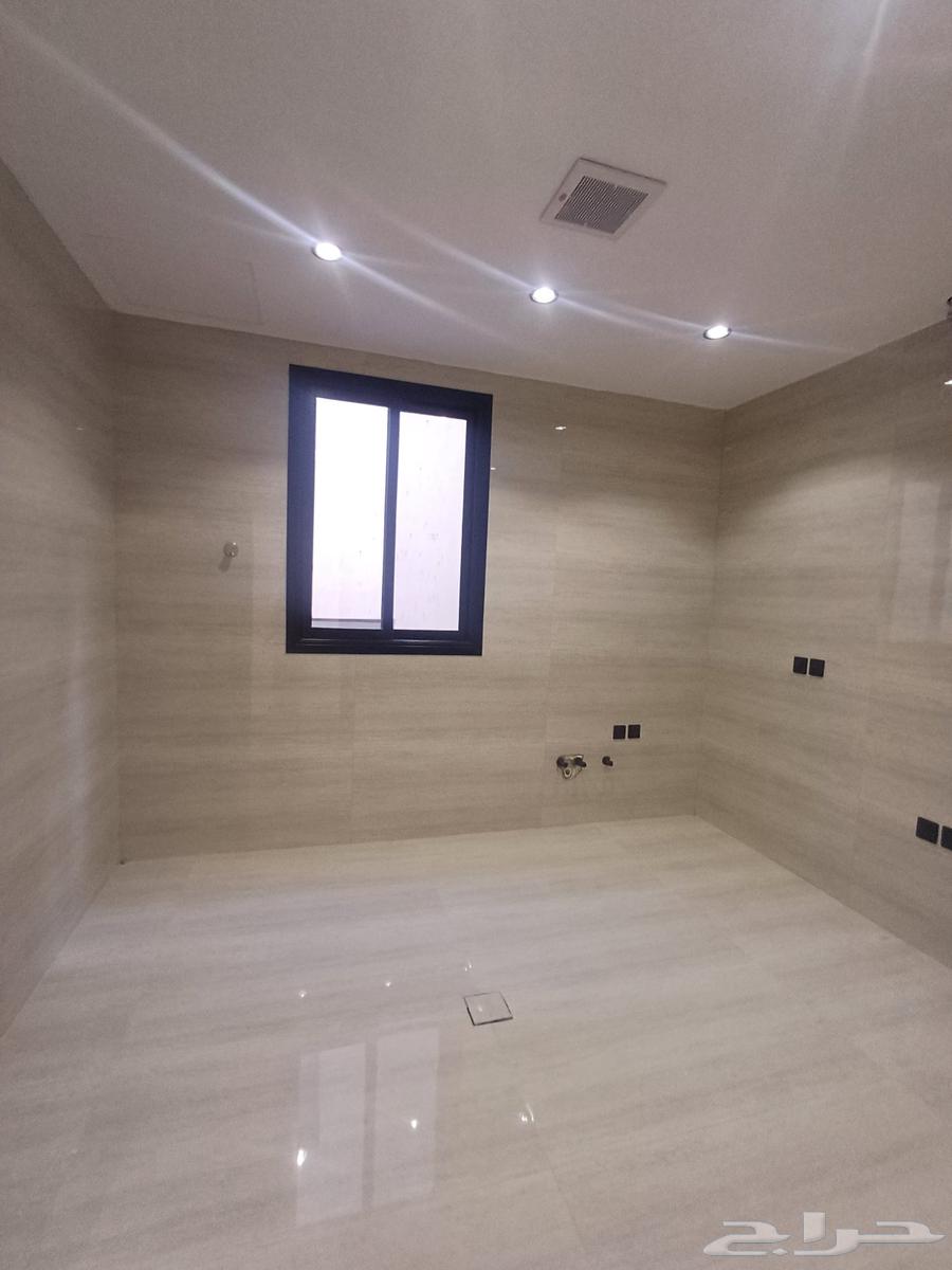 6 bedroom apartment in Al Rimal 11