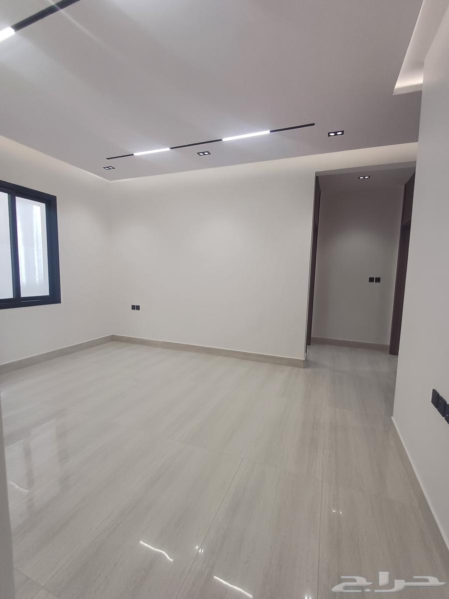6 bedroom apartment in Al Rimal 7