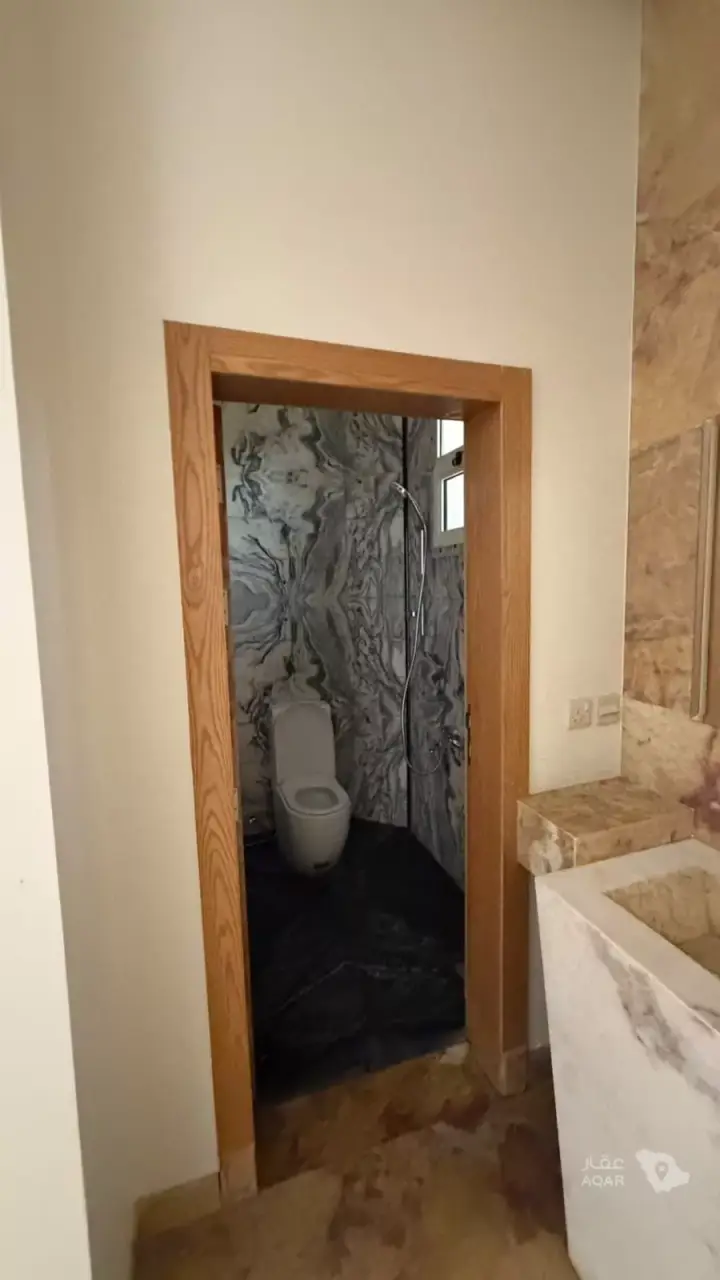 6 bedroom villa in Al Aridh, Riyadh 17