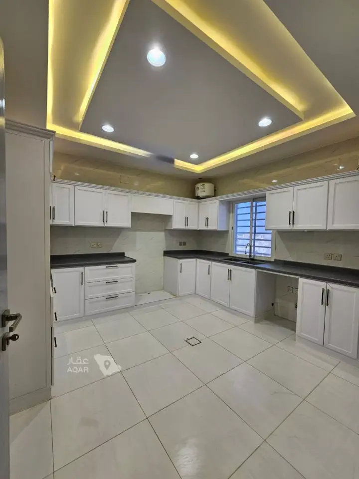 3 bedroom apartment in Al Rabwa, Abha