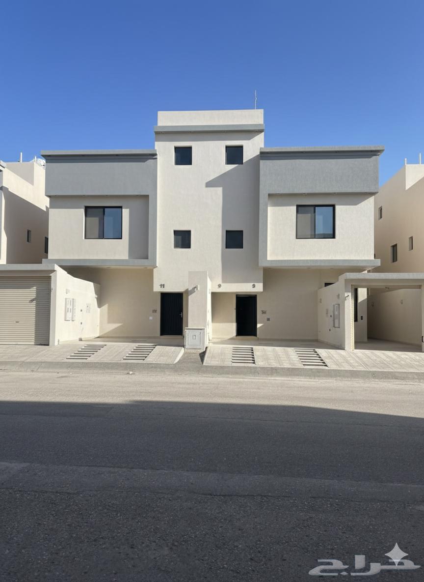 5 bedroom apartment in Badr 4