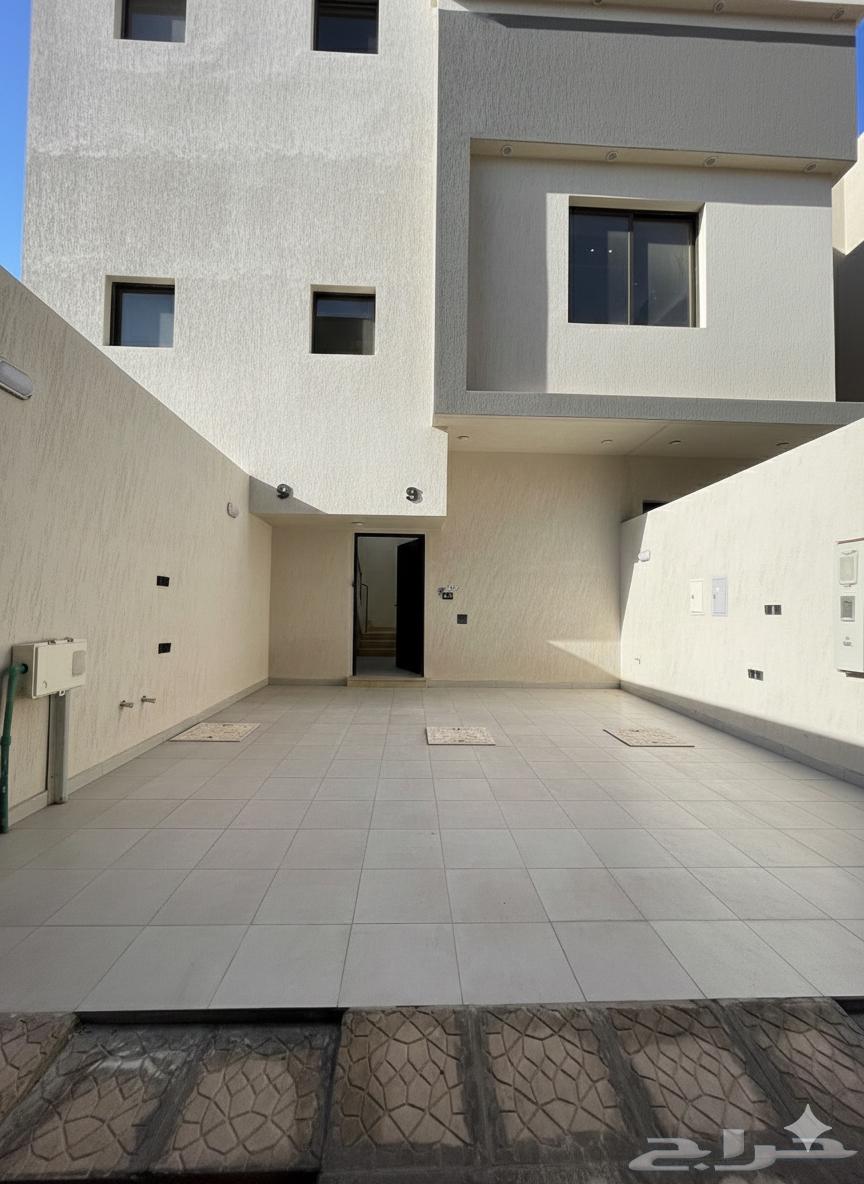 5 bedroom apartment in Badr 7