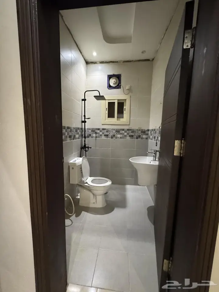 5 bedroom apartment in Ar Rayan, Jeddah 9