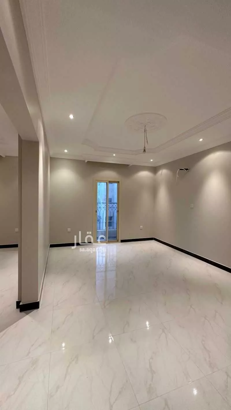 411 sqm building in Al Rawdah 4