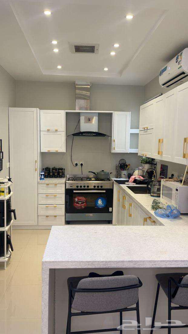 3 bedroom apartment in Al Malqa 8