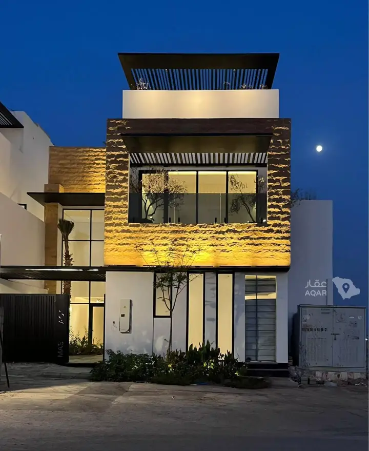 4 bedroom villa in Al Mahdiyyah, Riyadh 6
