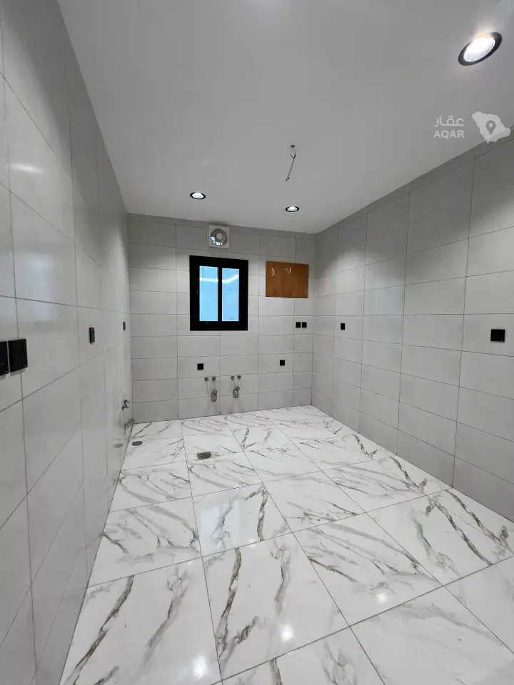 4 bedroom apartment in Bryman, Jeddah 5