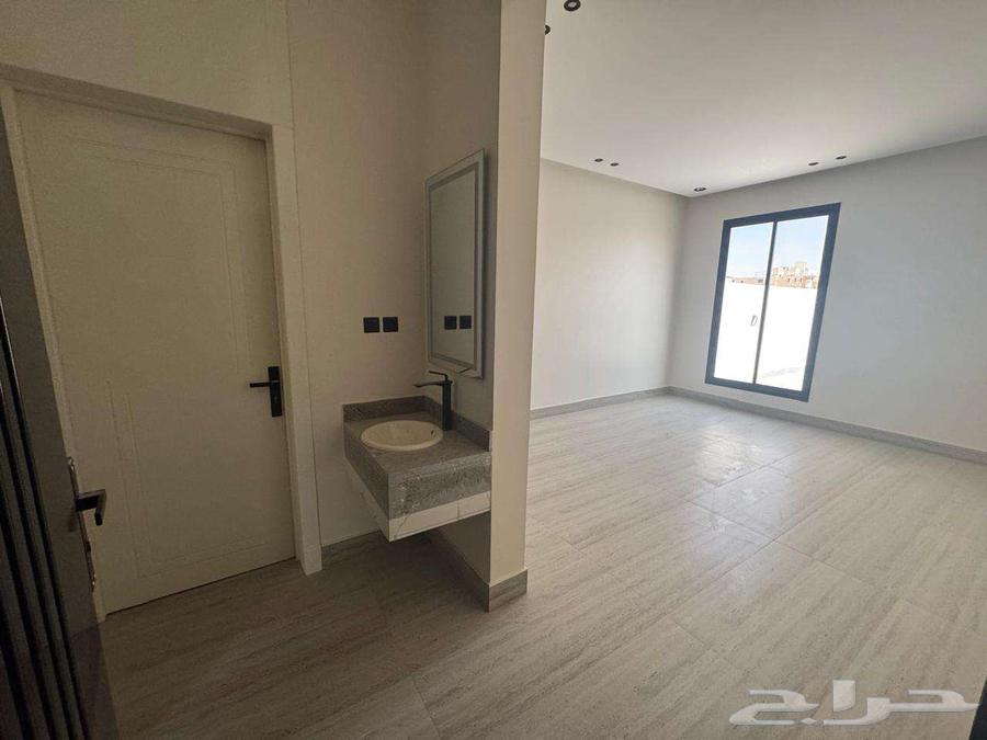 7 bedroom apartment in Al Bayan 2