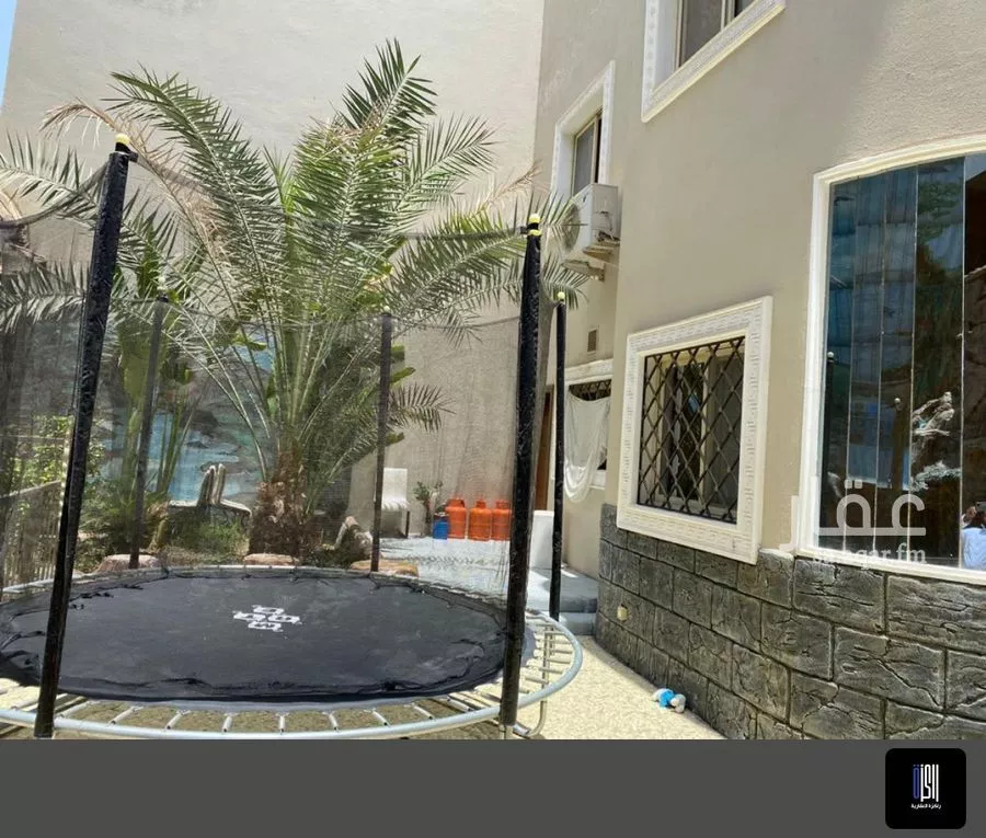 5 bedroom villa in Al Basateen 4