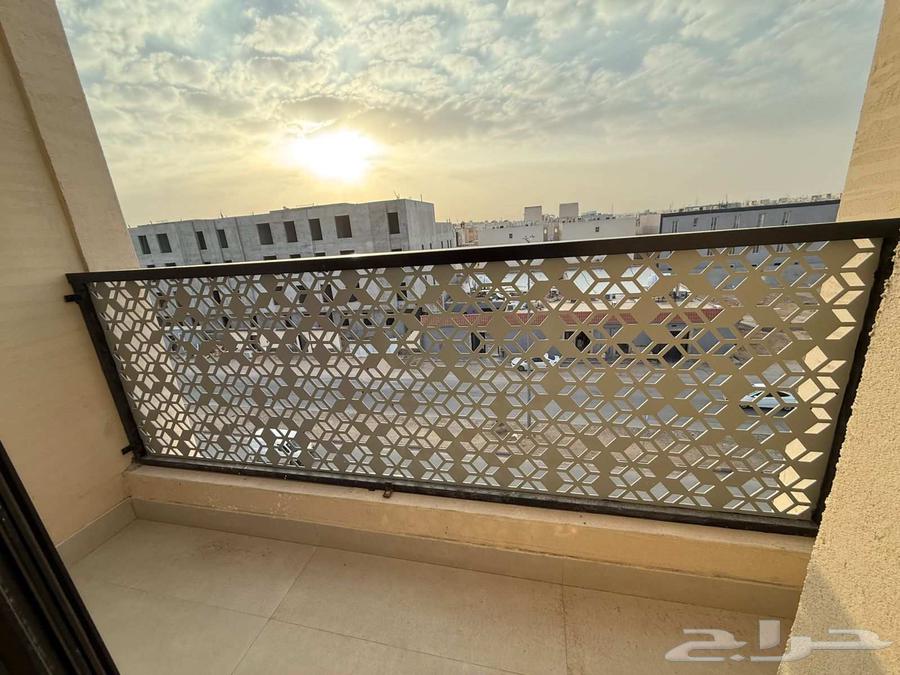 شقة 5 غرف في العوالي 12