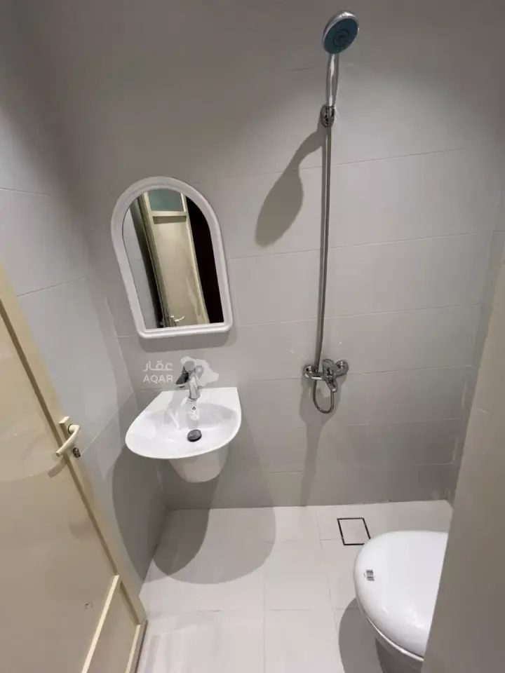 3 bedroom apartment in Hajar, Eastern Province 9