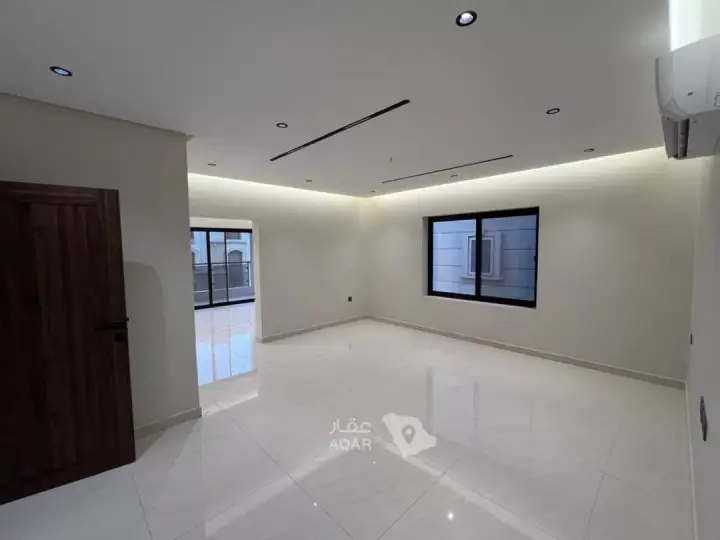 3 bedroom apartment in Hajar, Eastern Province 11