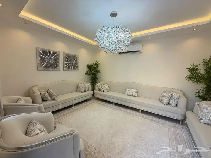 4 bedroom villa in Al Janadriyah, Riyadh 9