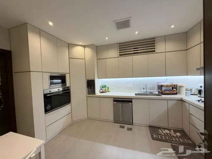 4 bedroom villa in Al Janadriyah, Riyadh 15