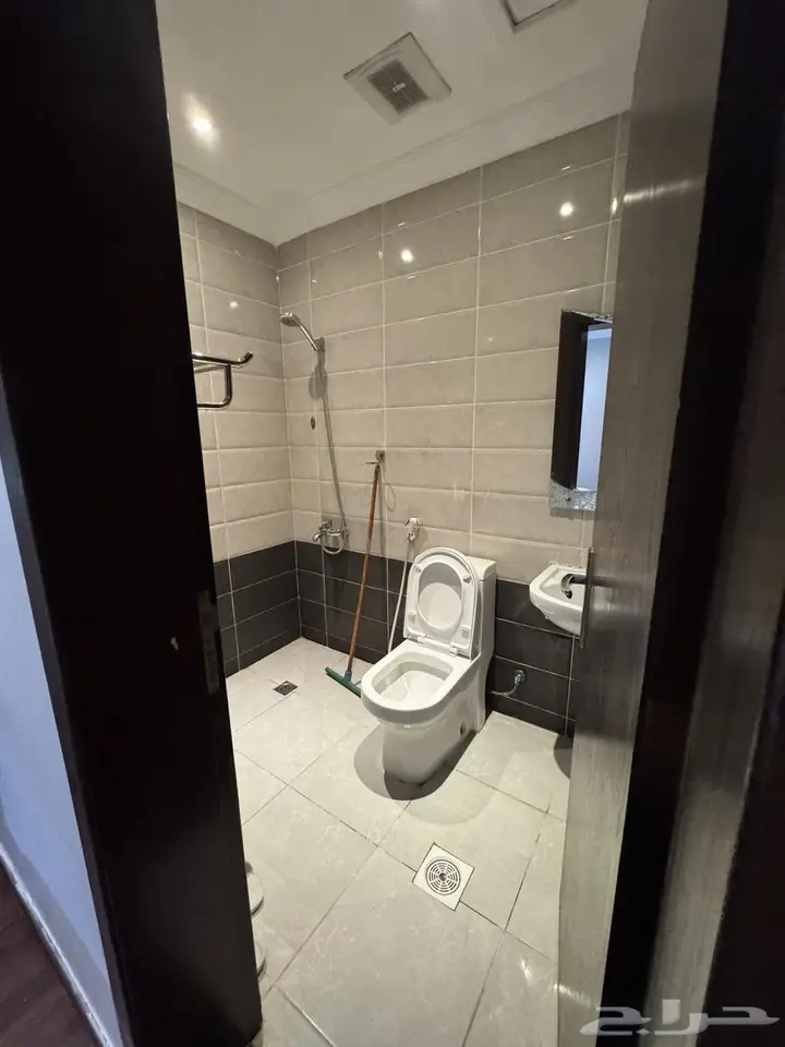 2 bedroom apartment in Al Hamdaniyah, Jeddah 4