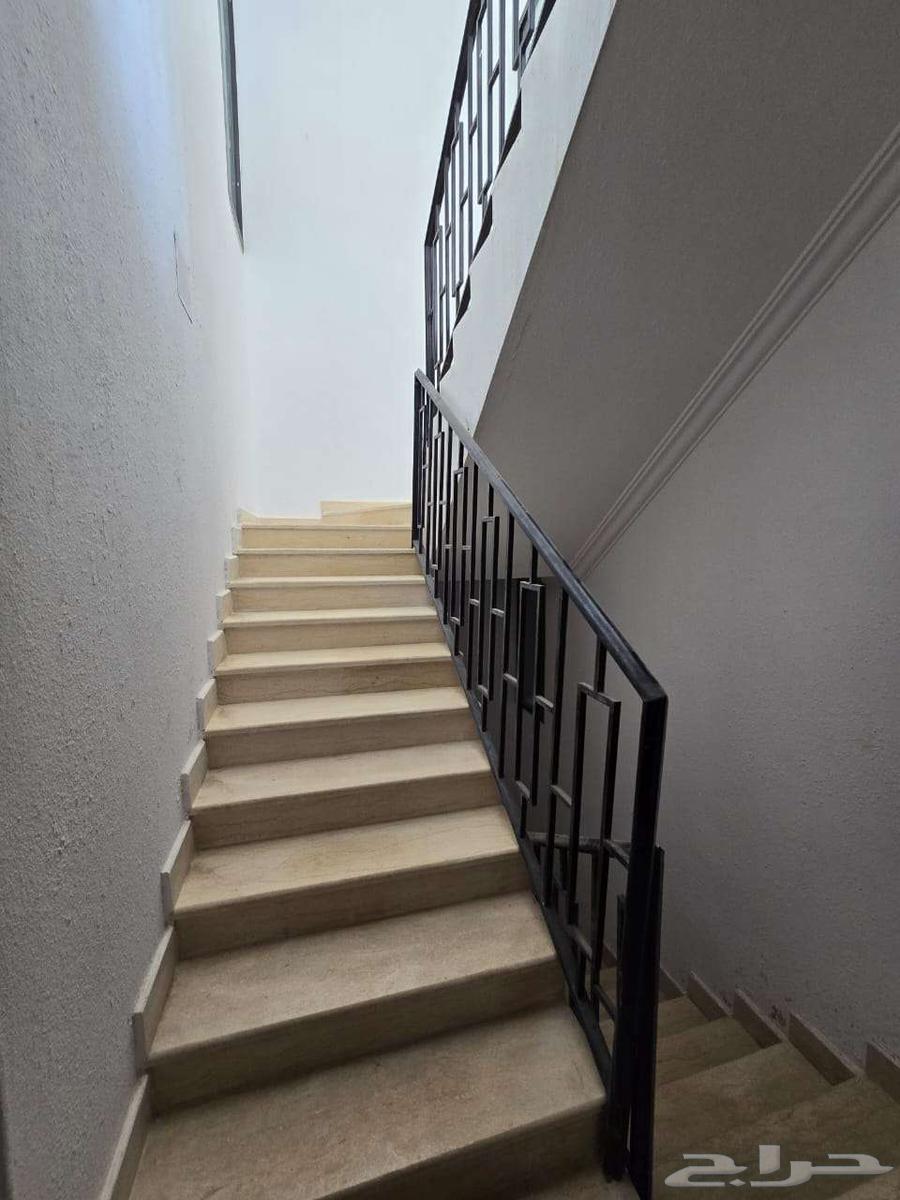5 bedroom apartment in Al Janadriyah 3