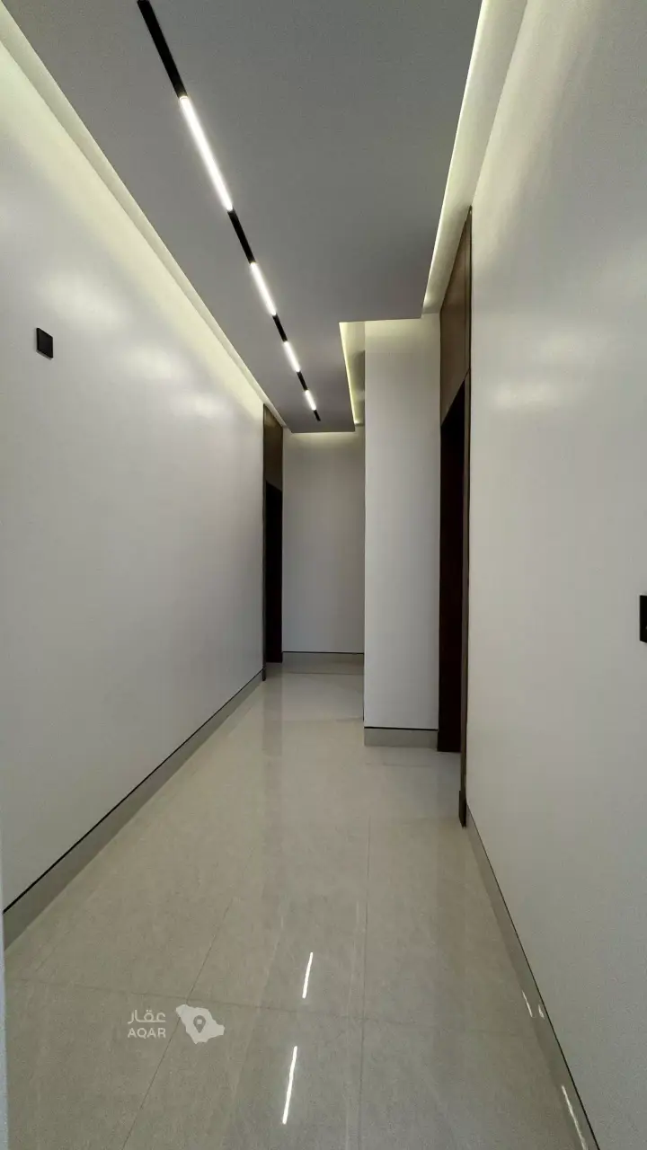 5 bedroom villa in Al Mahdiyyah, Riyadh 8