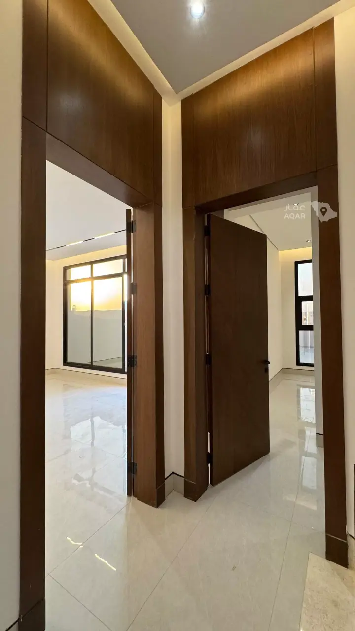 5 bedroom villa in Al Mahdiyyah, Riyadh 15