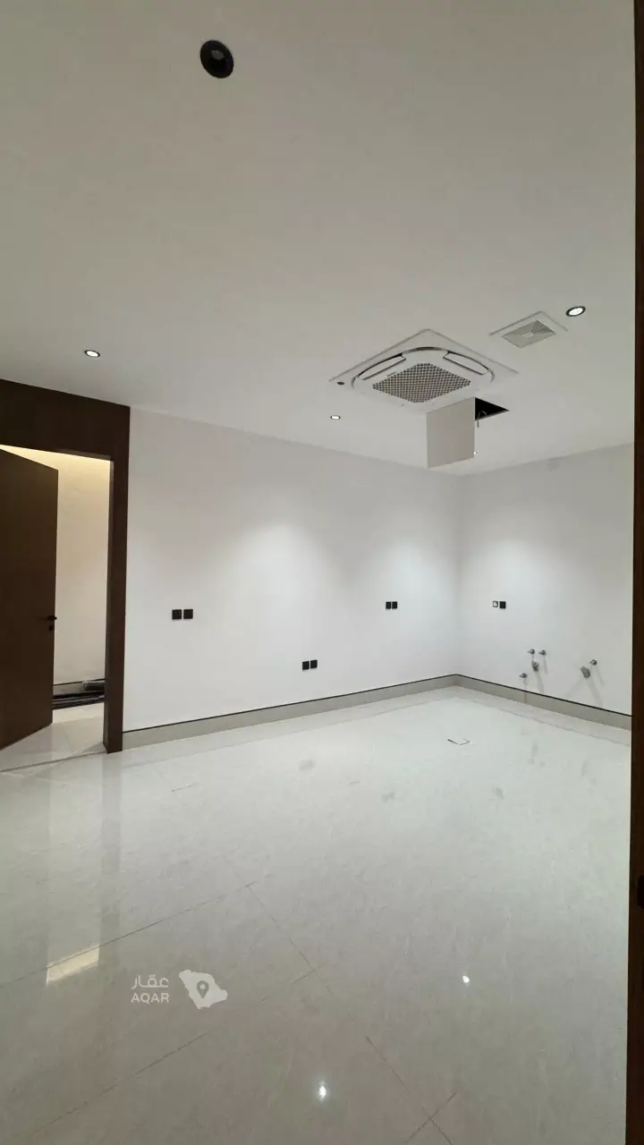 5 bedroom villa in Al Mahdiyyah, Riyadh 17