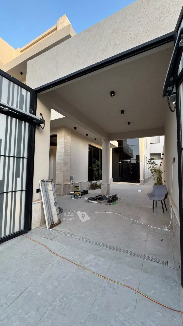 5 bedroom villa in Al Mahdiyyah, Riyadh 2