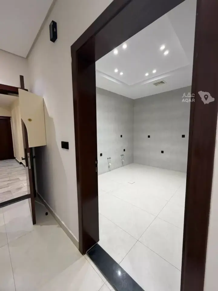 3 bedroom apartment in Al Nuzhah, Jeddah 4