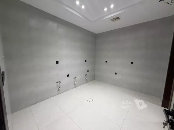 3 bedroom apartment in Al Nuzhah, Jeddah 16