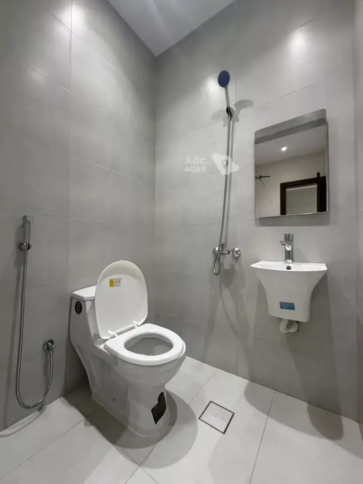3 bedroom apartment in Al Nuzhah, Jeddah 17