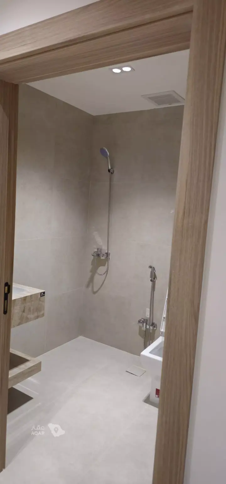 4 bedroom apartment in Al Nuzhah, Riyadh 9