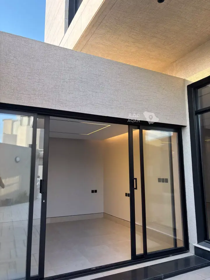 5 bedroom villa in Al Aridh, Riyadh 2