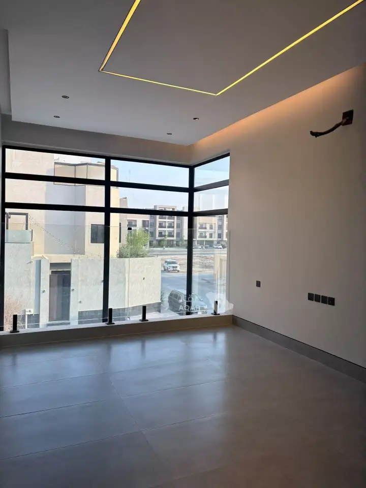 5 bedroom villa in Al Aridh, Riyadh 8