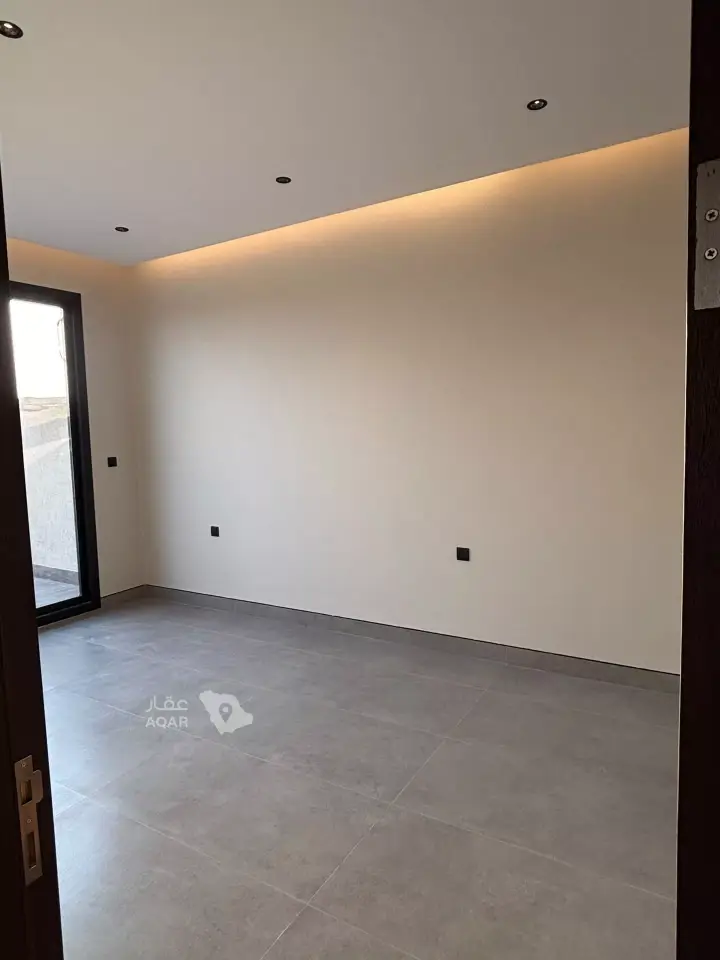 5 bedroom villa in Al Aridh, Riyadh 22