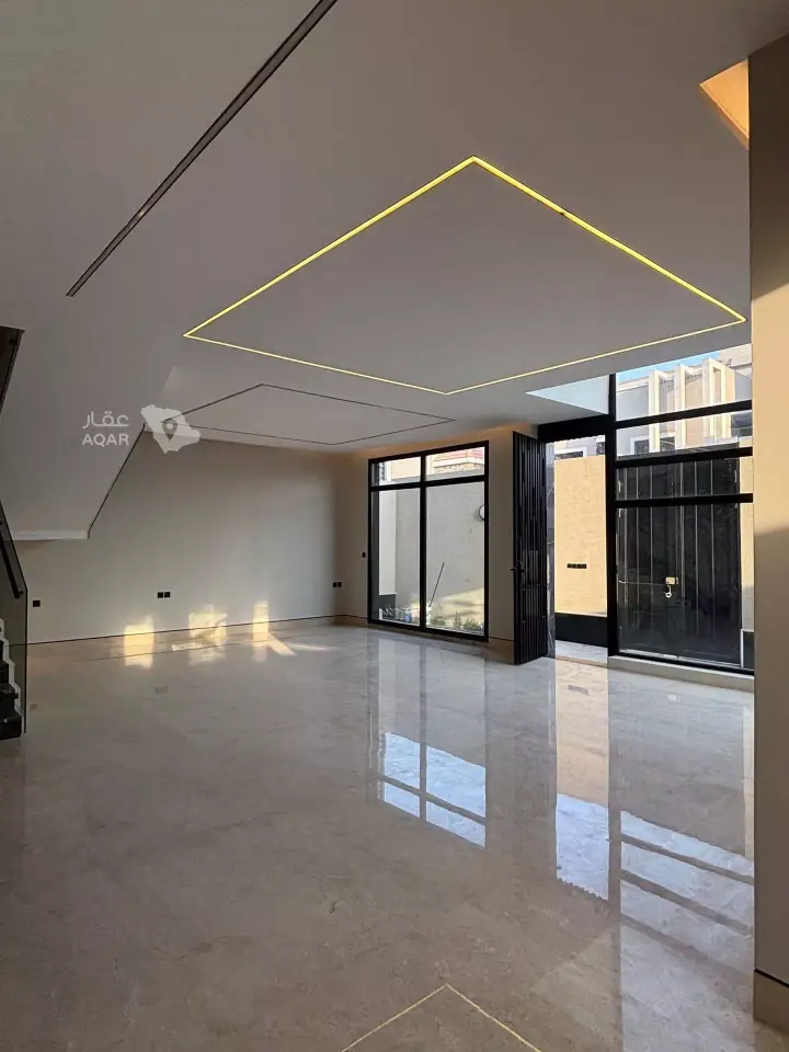 5 bedroom villa in Al Aridh, Riyadh 3