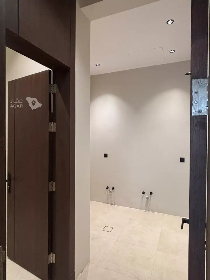 5 bedroom villa in Al Aridh, Riyadh 13